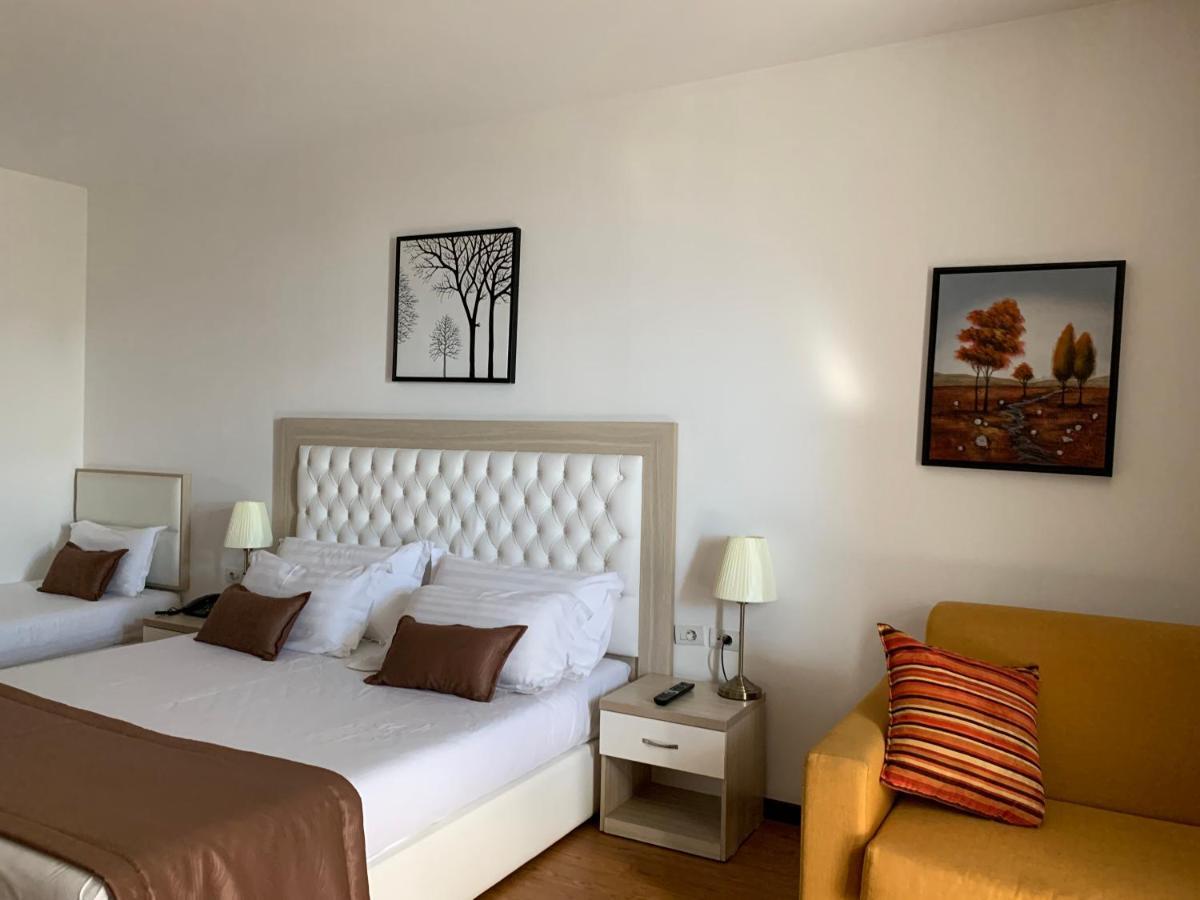 Hotel Bleart Shkallnur Екстер'єр фото