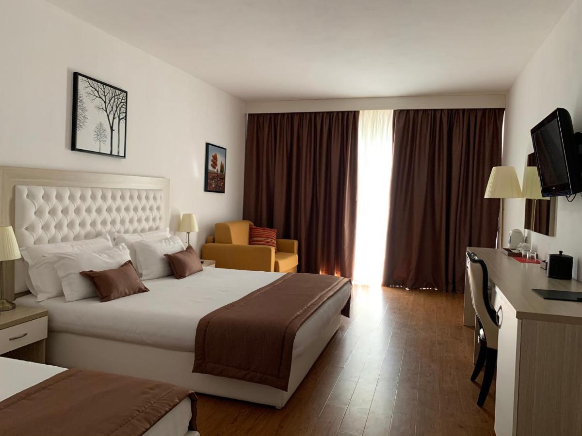 Hotel Bleart Shkallnur Екстер'єр фото
