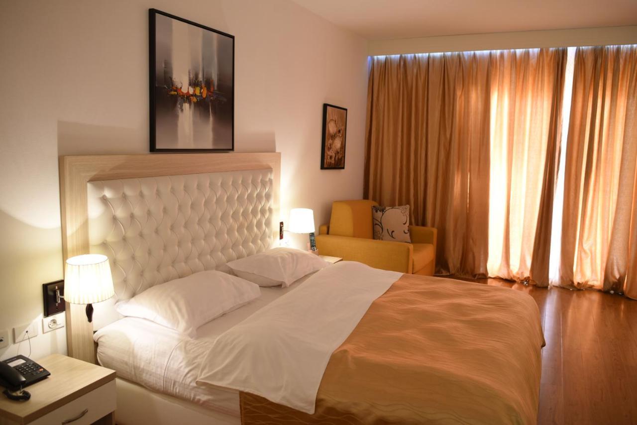 Hotel Bleart Shkallnur Екстер'єр фото