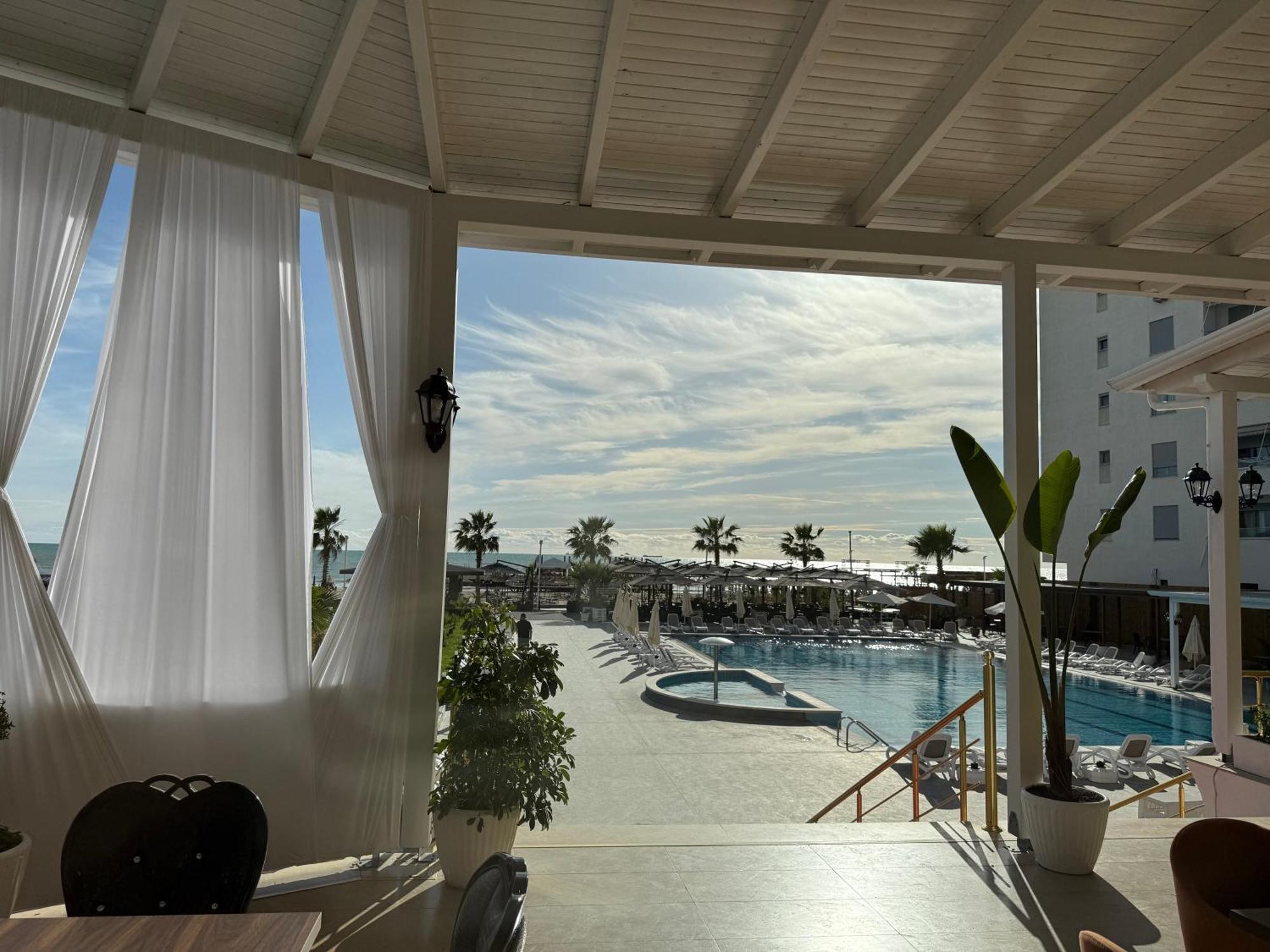 Hotel Bleart Shkallnur Екстер'єр фото